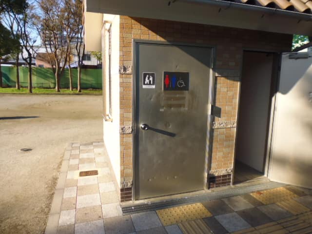 篠崎第四広場 のトイレ入口写真