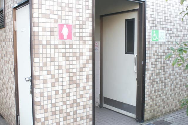 新川休養公園 のトイレ入口写真