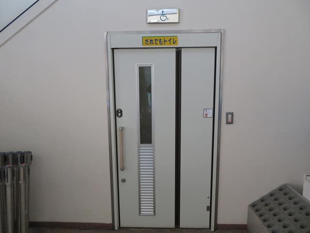 江戸川区スポーツランド のトイレ入口写真