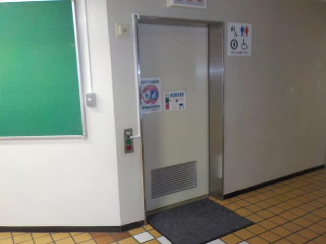 江戸川区スポーツセンター のトイレ入口写真