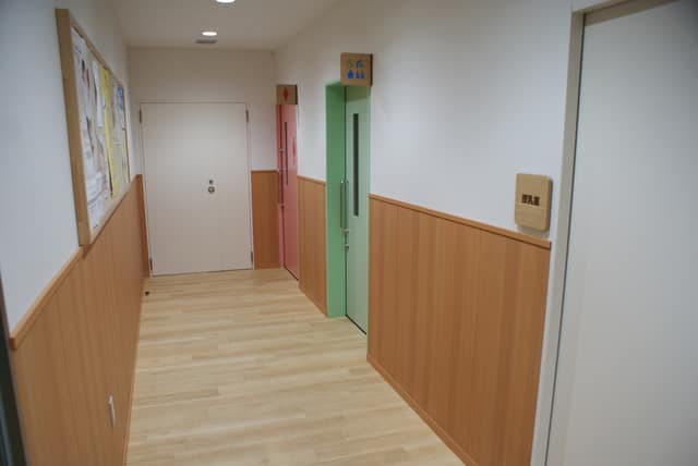 江戸川区児童相談所 のトイレ入口写真