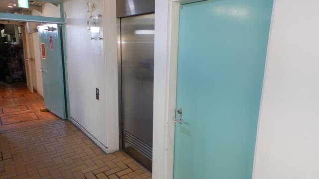 西葛西テニスコート のトイレ入口写真