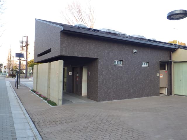 赤塚公園 のトイレ入口写真