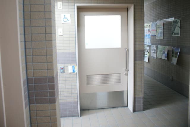 志村坂上地域センター のトイレ入口写真