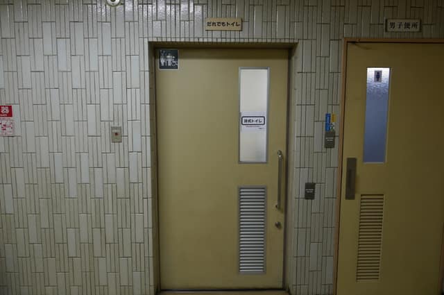 前野ホール のトイレ入口写真
