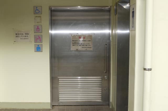 東板橋公園 のトイレ入口写真