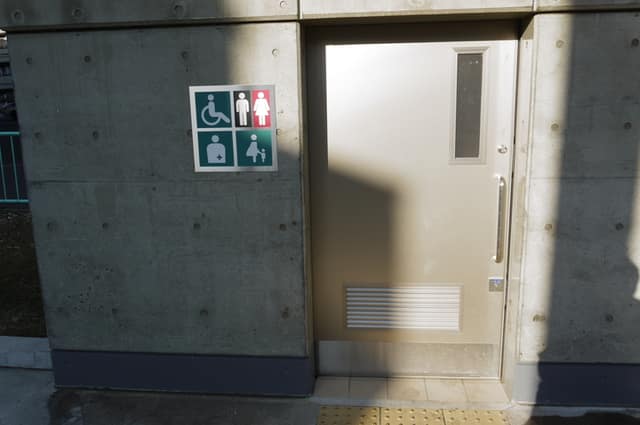 志村第二公園 のトイレ入口写真