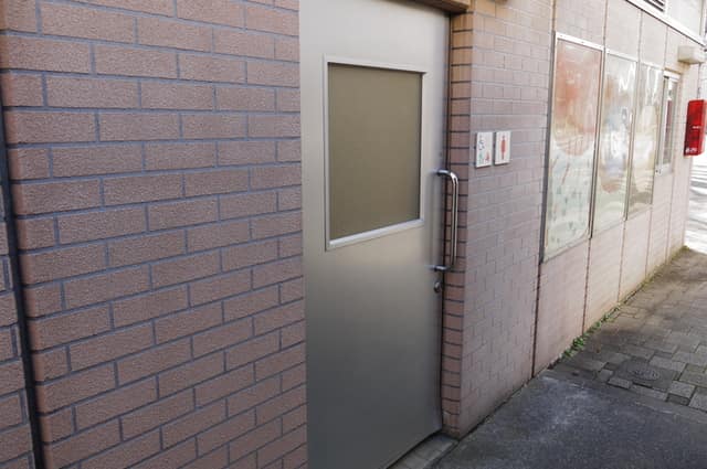 けやきの公園 のトイレ入口写真