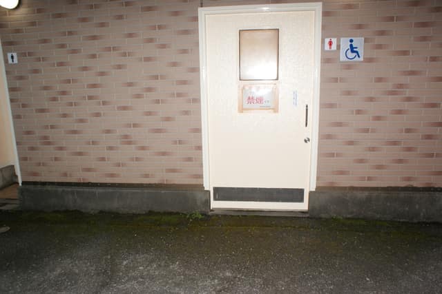 熊野町公園 のトイレ入口写真