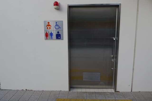 前野公園 のトイレ入口写真