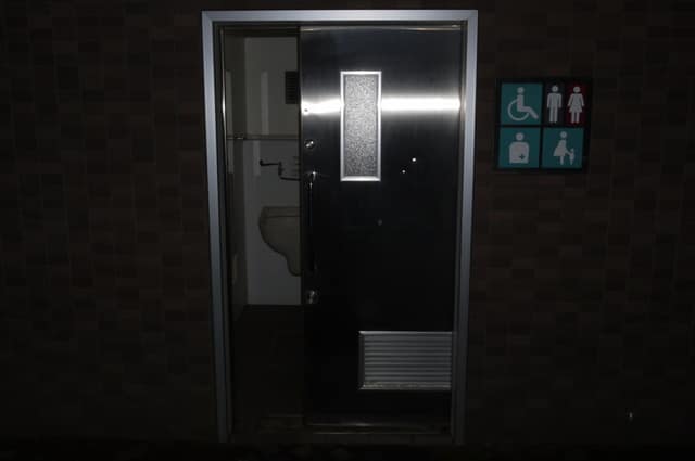 赤塚新町公園 のトイレ入口写真