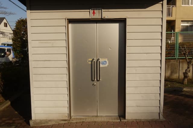 西台中央通り公園 のトイレ入口写真