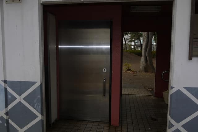 板谷公園 のトイレ入口写真
