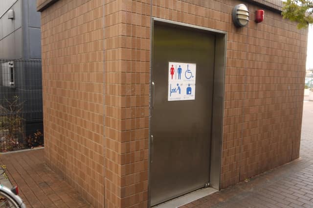大谷口一丁目4番遊び場 のトイレ入口写真
