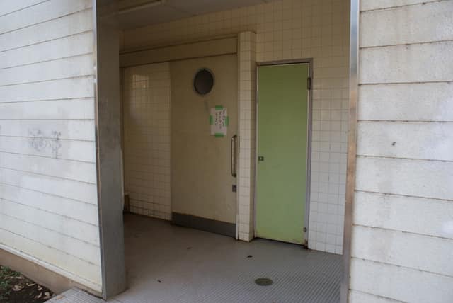 緑ケ丘第一公園 のトイレ入口写真