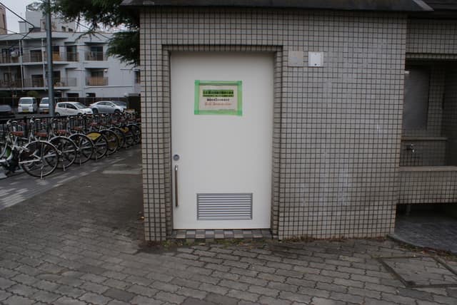 南板橋公園 のトイレ入口写真