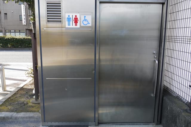 やよい防災ひろば のトイレ入口写真