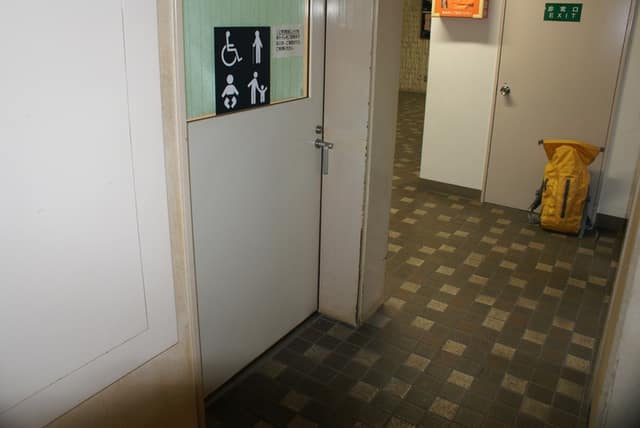成増生涯学習センター のトイレ入口写真
