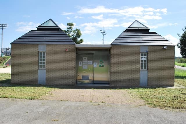 水元公園 のトイレ入口写真