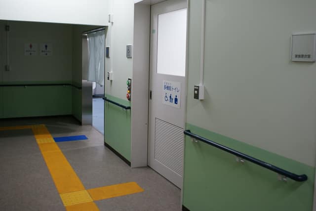 東京都障害者総合スポーツセンター のトイレ入口写真