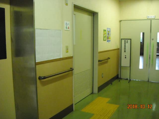 十条台ふれあい館 のトイレ入口写真