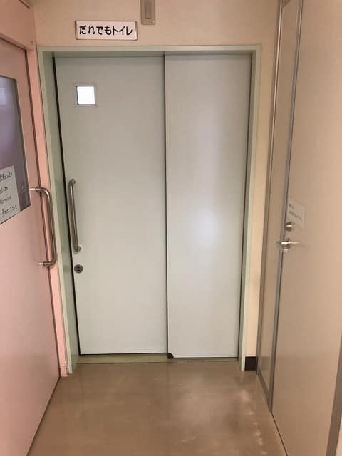 堀船ふれあい館 のトイレ入口写真