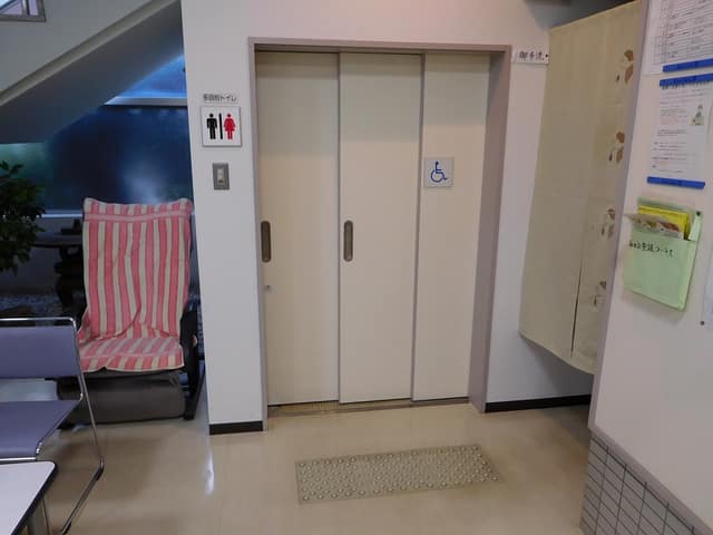北区西が丘ふれあい館 のトイレ入口写真