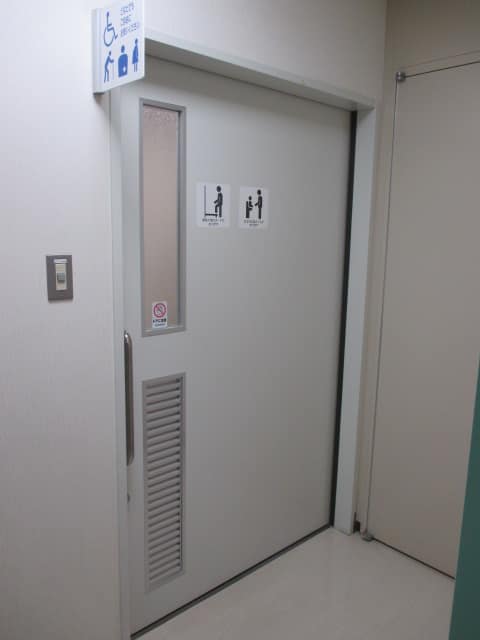 昭和町区民センター のトイレ入口写真