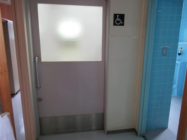 富士見橋エコー広場館 のトイレ入口写真