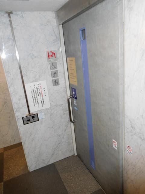 滝野川会館 のトイレ入口写真