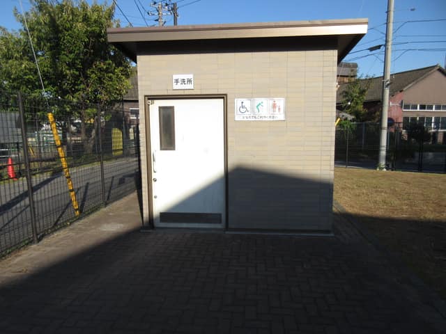上中里二丁目広場 のトイレ入口写真