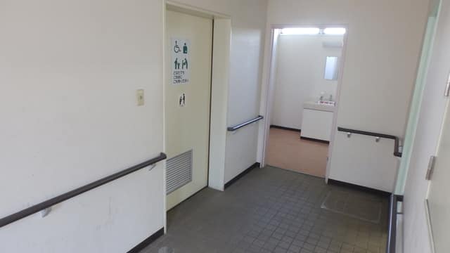 赤羽スポーツの森公園競技場 のトイレ入口写真