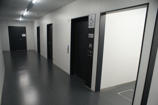 東京アクアティクスセンター のトイレ入口写真