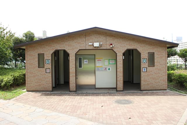 大島小松川公園 のトイレ入口写真