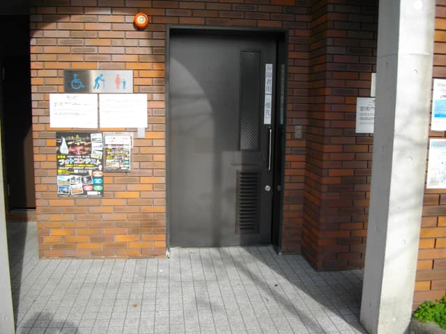 青海北ふ頭公園 のトイレ入口写真