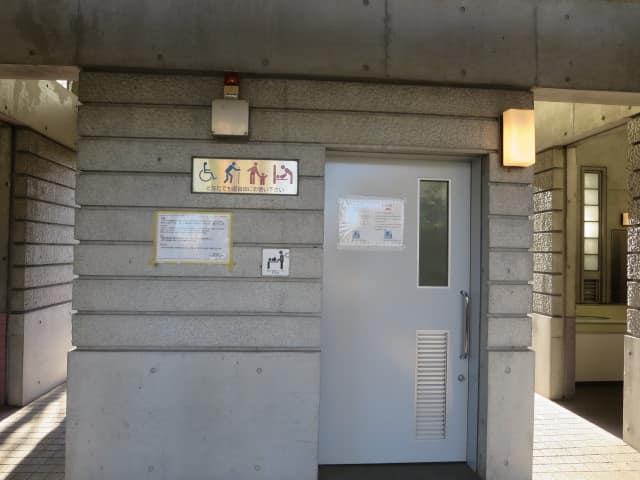 水の広場公園 のトイレ入口写真