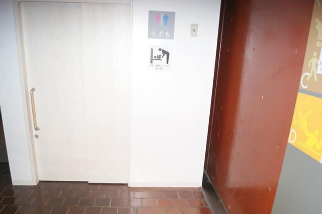 東京スポーツ文化館 のトイレ入口写真