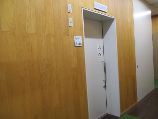 深川消防署枝川出張所 のトイレ入口写真
