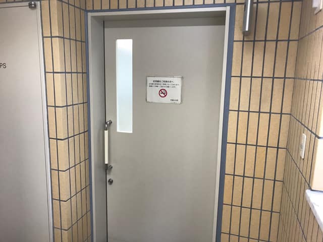 江東区東陽区民館 のトイレ入口写真
