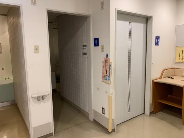 江東区深川保健相談所 のトイレ入口写真