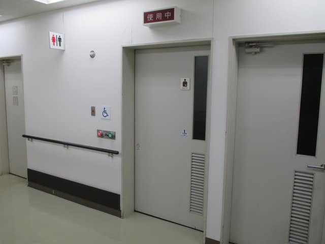 江東区深川南部保健相談所 のトイレ入口写真