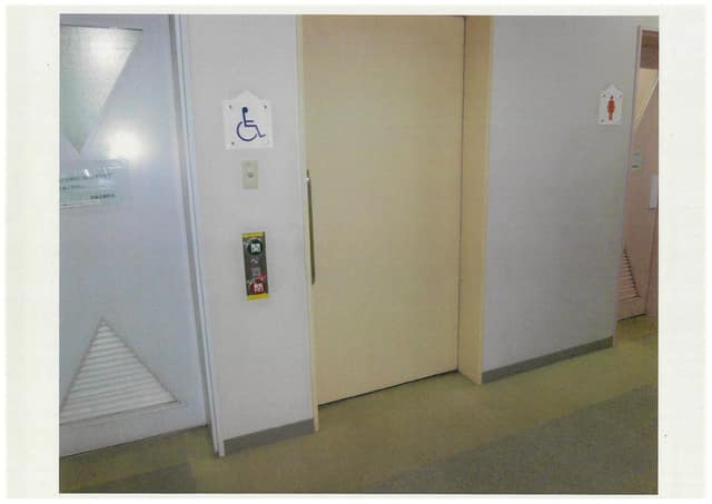 東雲図書館 のトイレ入口写真