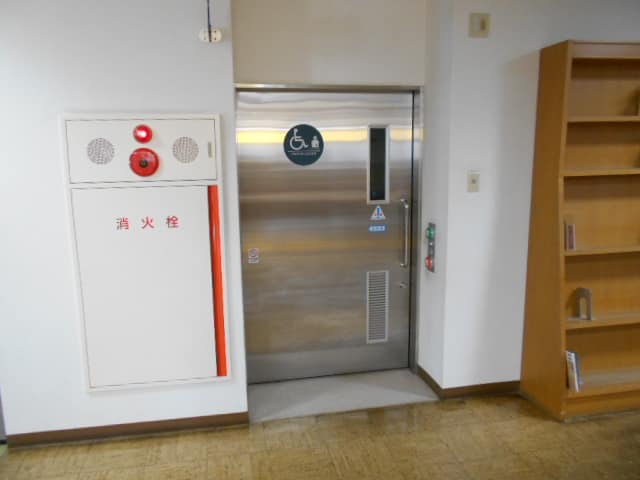 東大島図書館 のトイレ入口写真