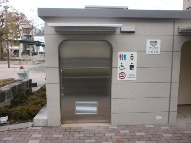 森下公園 のトイレ入口写真
