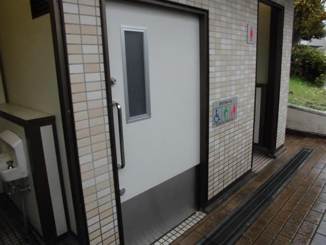 越中島公園 のトイレ入口写真