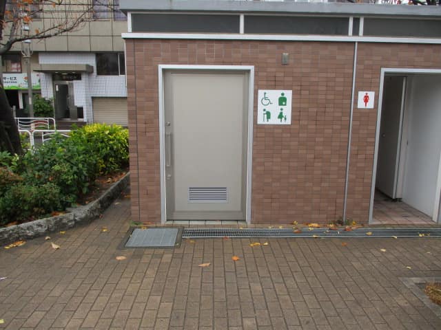 扇橋公園 のトイレ入口写真