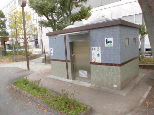 東陽五丁目公園 のトイレ入口写真