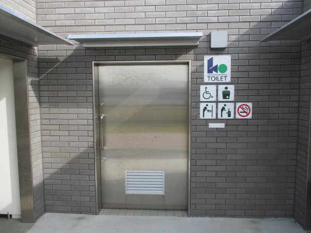 豊洲ぐるり公園 のトイレ入口写真