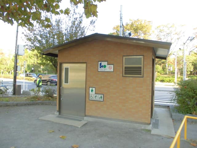 亀戸浅間公園 のトイレ入口写真