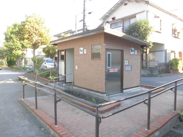 大島防災公園 のトイレ入口写真
